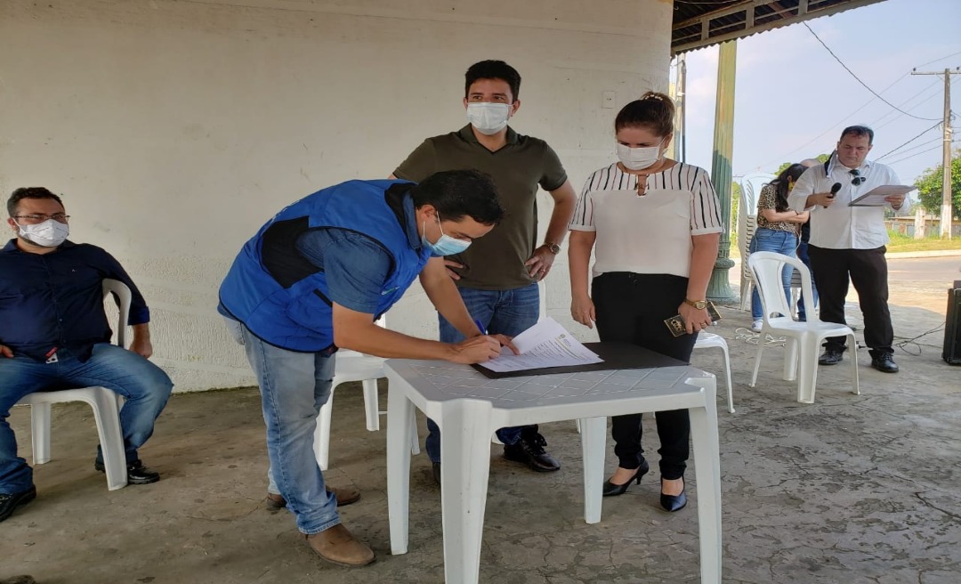 Governador Gladson assina ordem de serviço para reforma do Aeroporto de Tarauacá